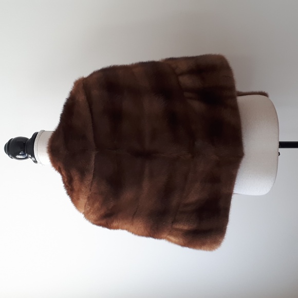 Fur cape - Picture 3 of 4